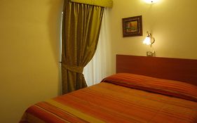 Hostel H24